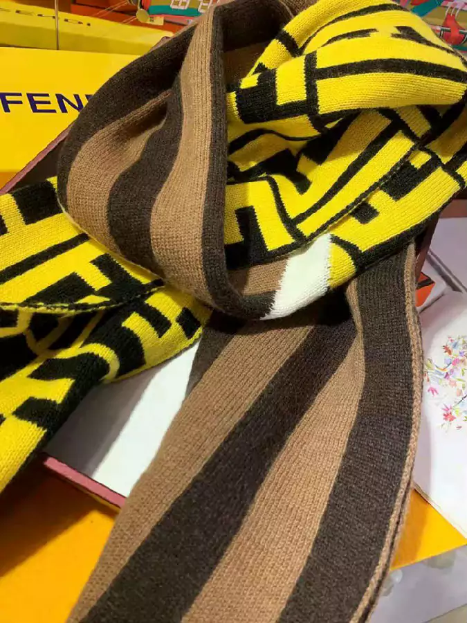 FENDI マフラー 高級